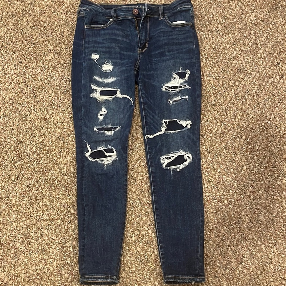 Great condition distressed American Eagle Jeggings